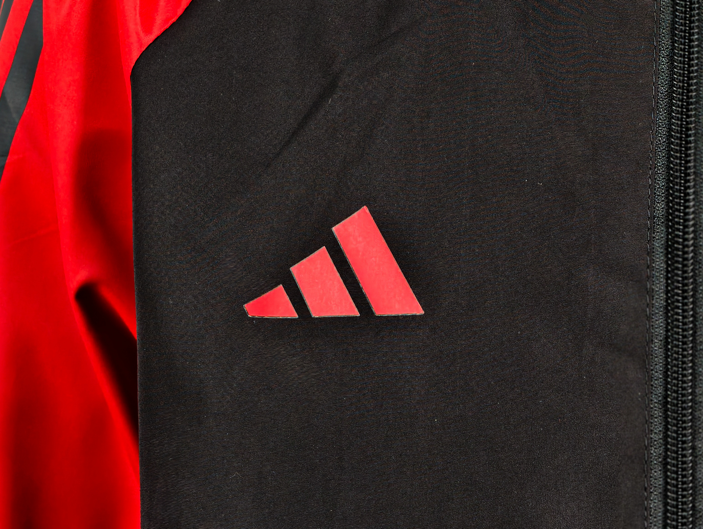 Ветровка ФК Манчестер Юнайтед Adidas черно-красная