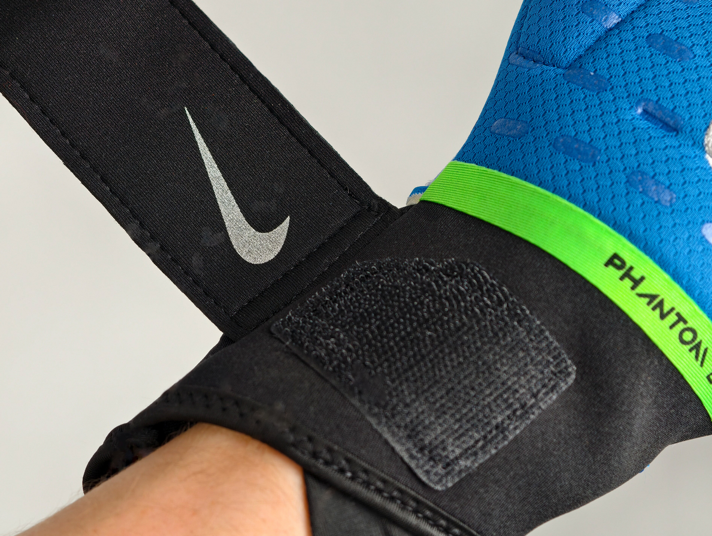 Перчатки вратарские Nike Phantom Elite синие