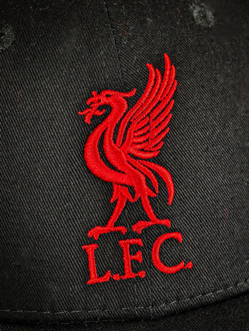 Бейсболка (кепка) ФК Ливерпуль черно-красная