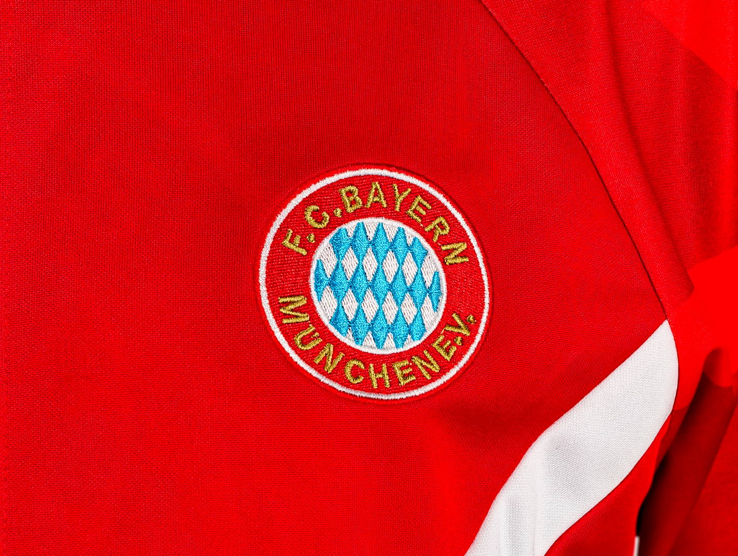 Олимпийка ФК Бавария красная Adidas