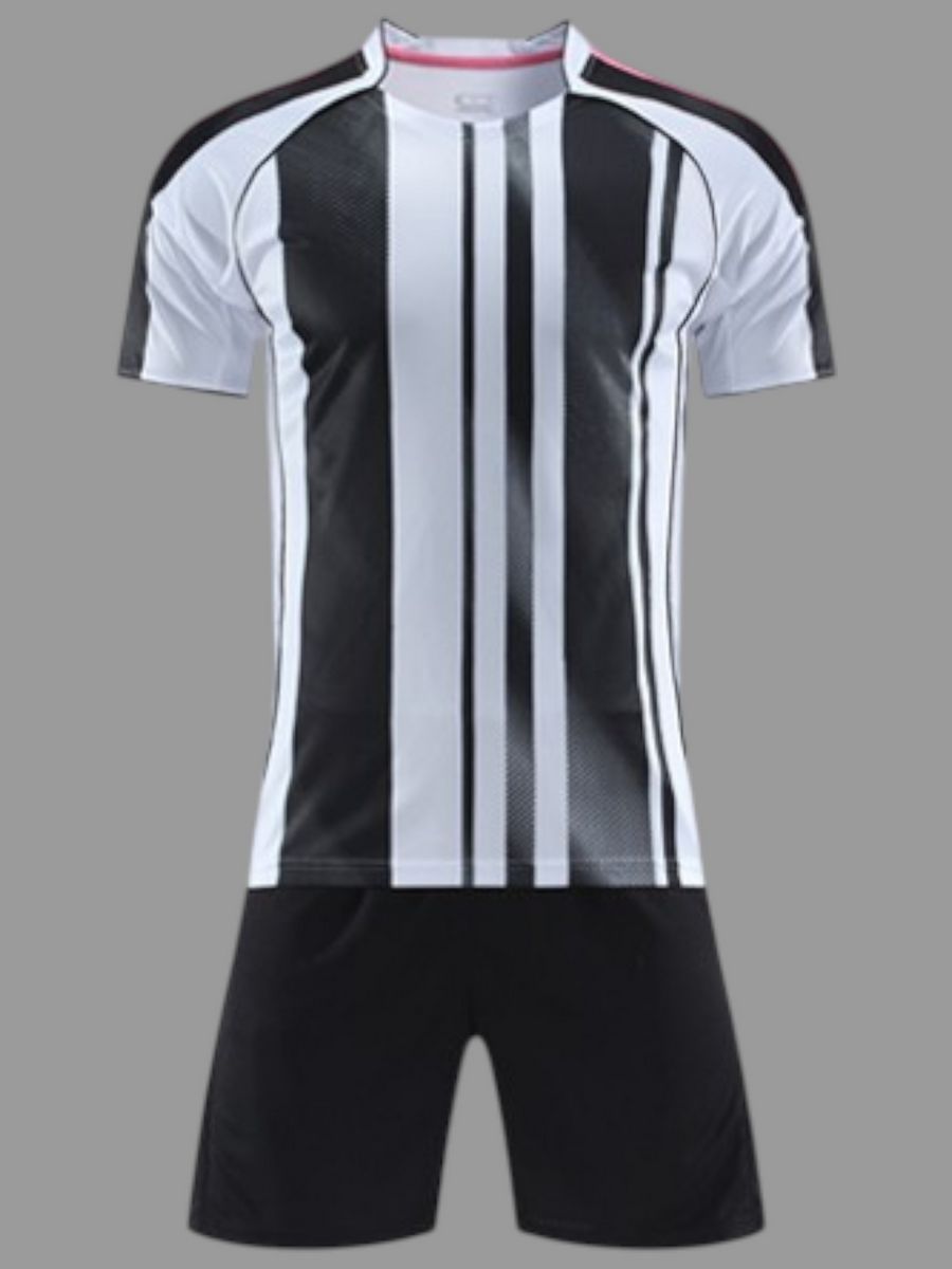 Футбольная форма для команды бело-черная в полоску