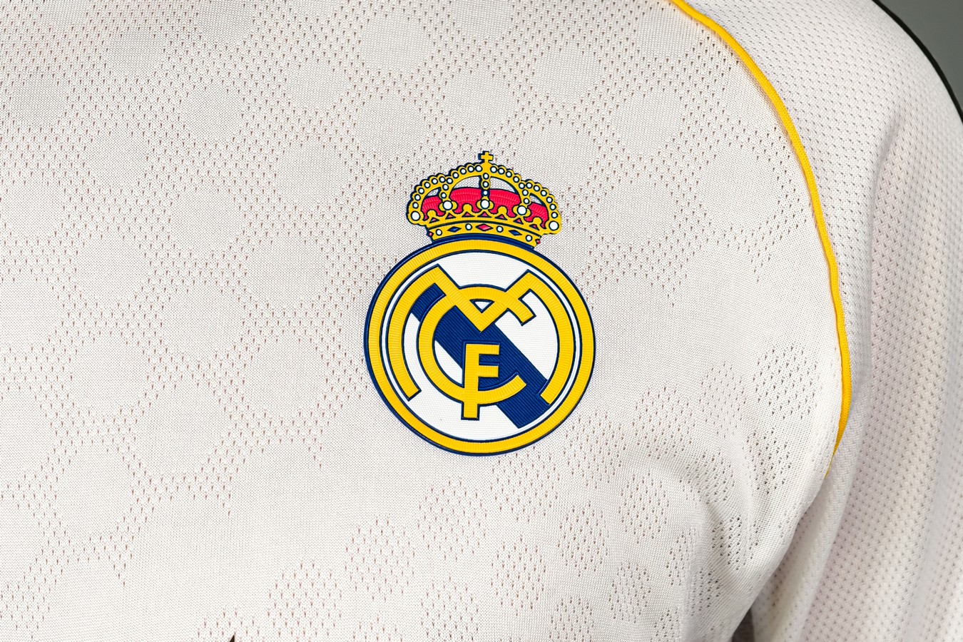 Authentic Реал Мадрид 25/26 майка футбольная домашняя