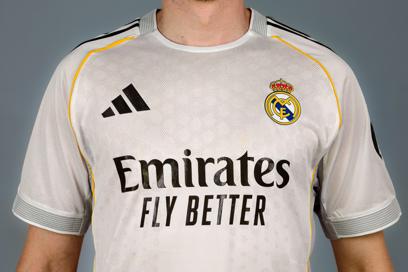 Authentic Реал Мадрид 25/26 майка футбольная домашняя