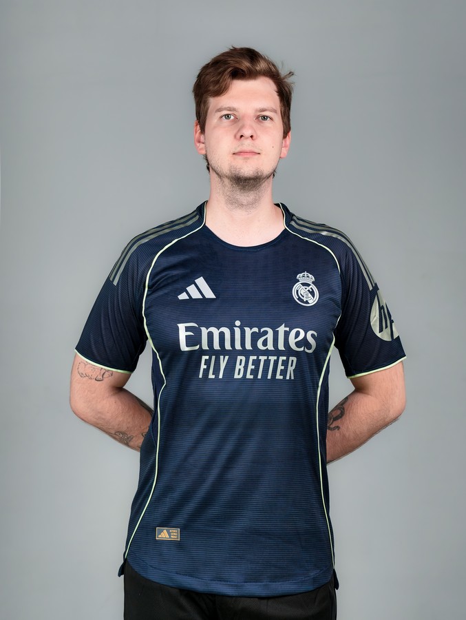 Authentic Реал Мадрид 25/26 майка футбольная гостевая