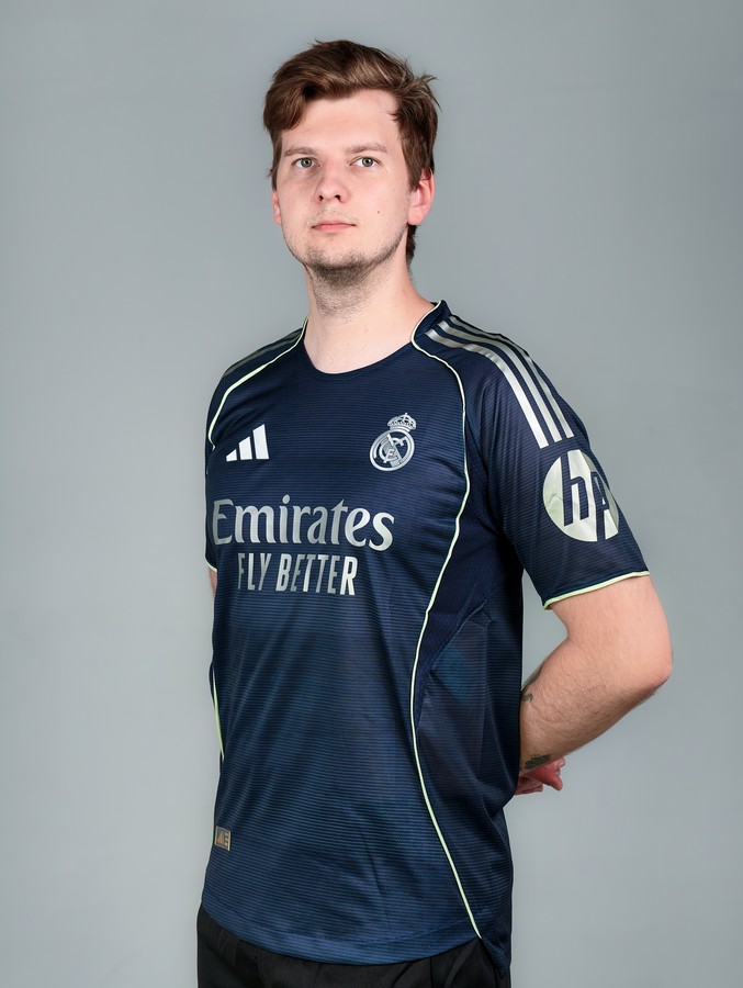 Authentic Реал Мадрид 25/26 майка футбольная гостевая