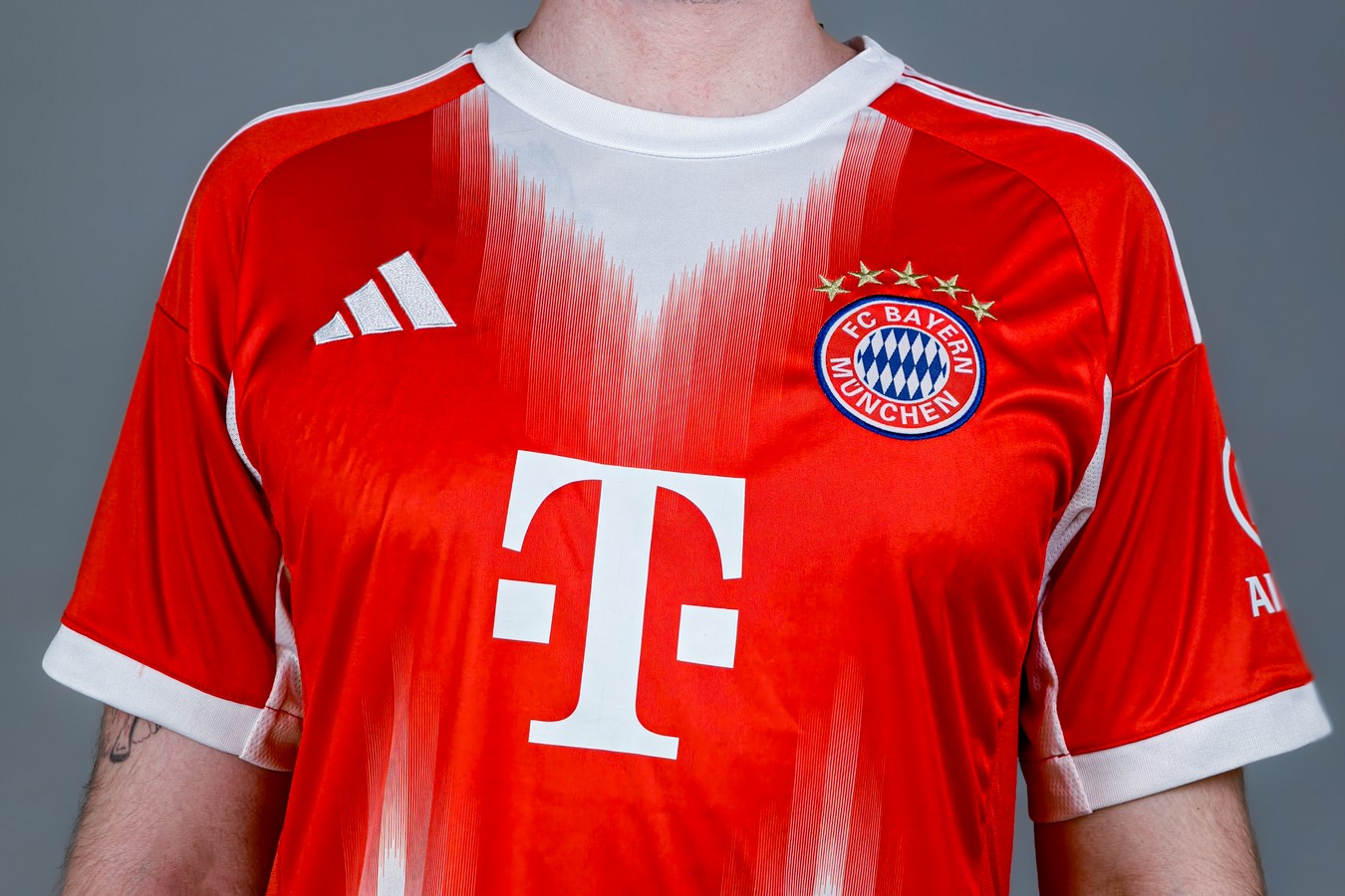 Basic Бавария 25/26 форма футбольная домашняя