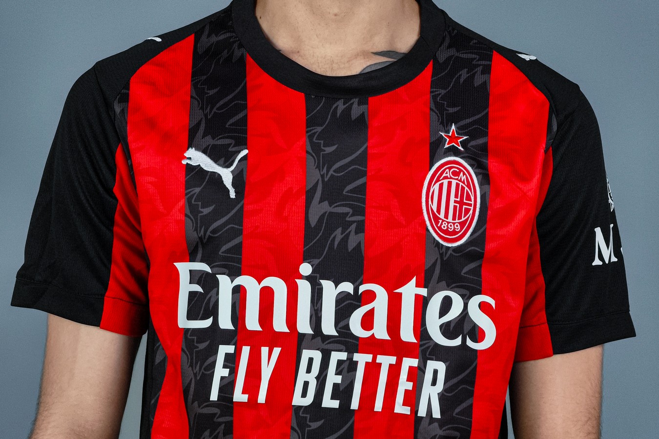 Basic Милан 25/26 форма футбольная домашняя