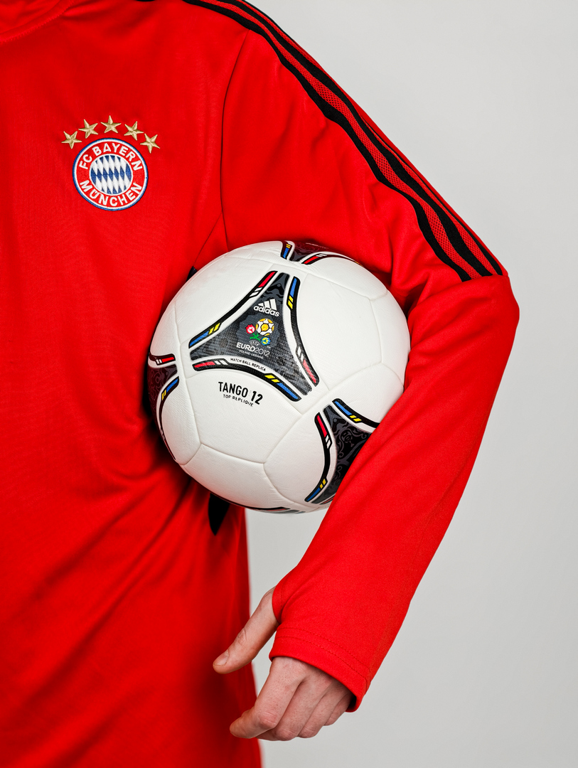 Футбольный мяч Adidas Tango