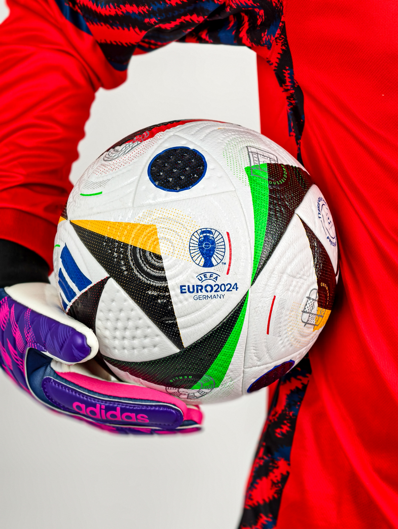 Футбольный мяч Adidas Euro 2024 Finale белый