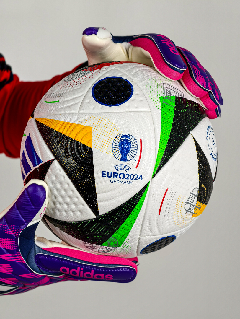 Футбольный мяч Adidas Euro 2024 Finale белый