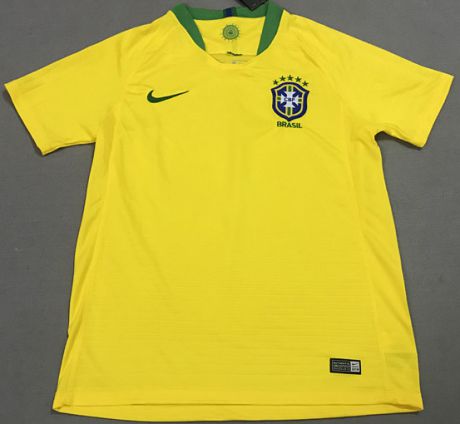 Футбольная майка сборной Бразилии 2018